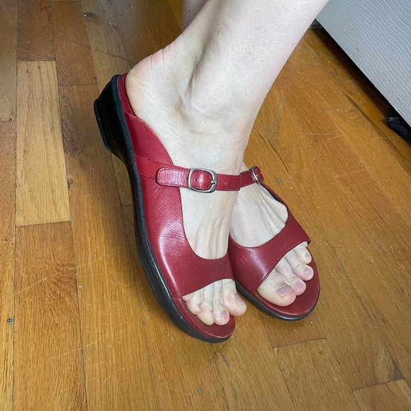 Dansko Red Leather Women's Sandals - Picture 1 of 6
